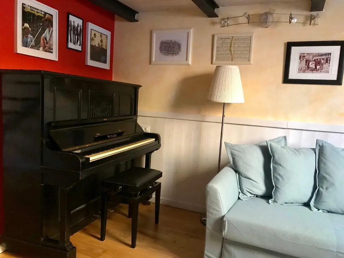The Pianist S House In The Heart Of Bologna Apartment 0*,